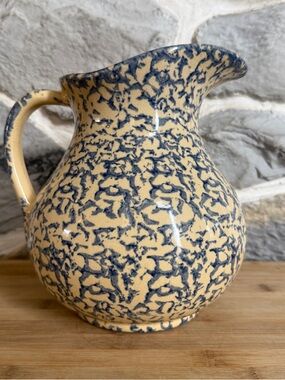 Vtg Robinson Ransbottom blue spongeware large 3qt stoneware pitcher Roseville OH